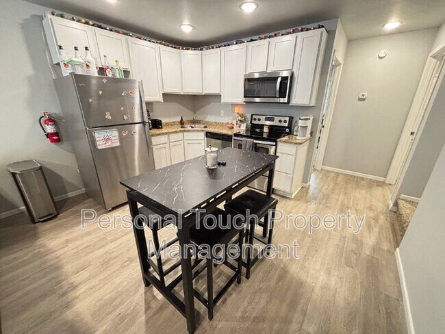 Foto del edificio - 808 7th Ave S