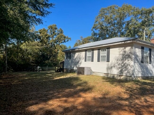 Foto del edificio - Cozy 3 Bed 1 Bath Home! Available Now! Sch...
