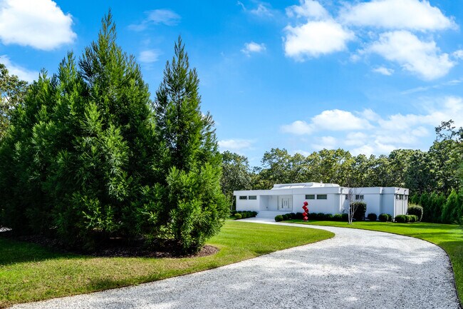 Building Photo - 2 Rivers Rd
