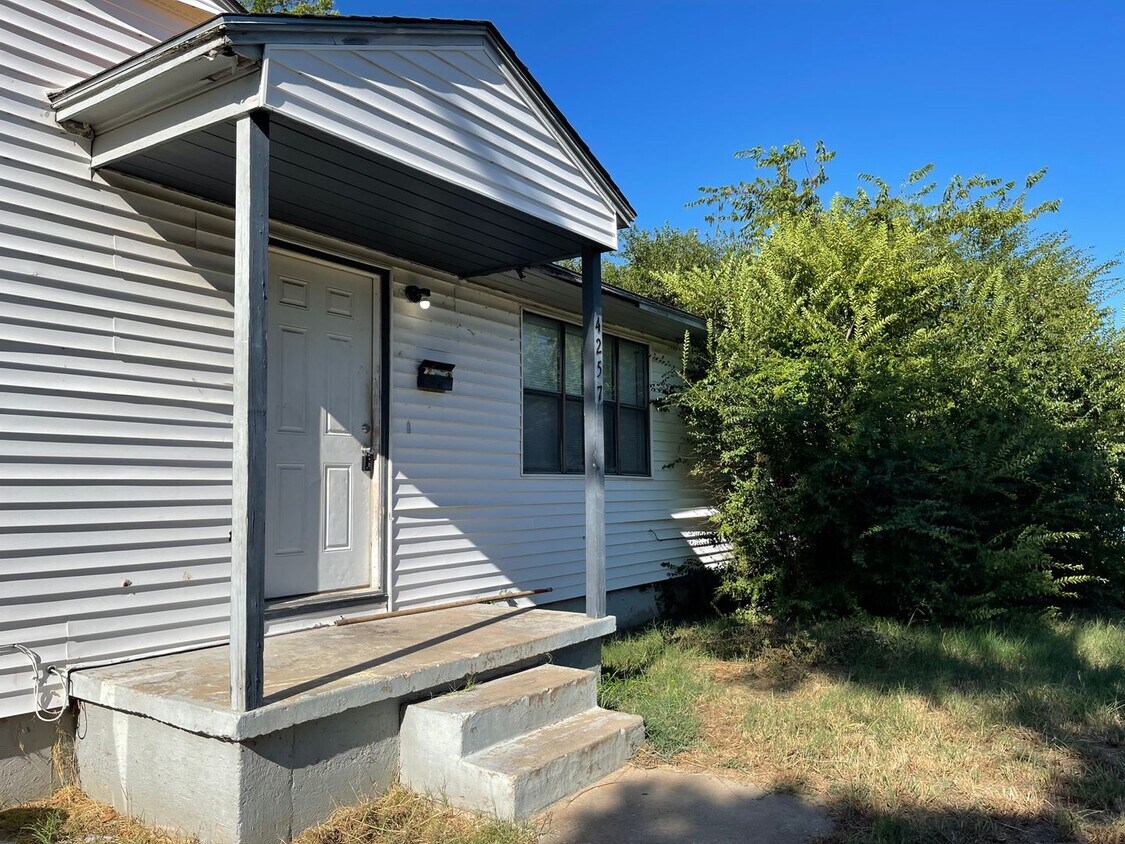 Renovated Adorable 4bd 1bth Home - Renovated  Adorable 4bd 1bth Home