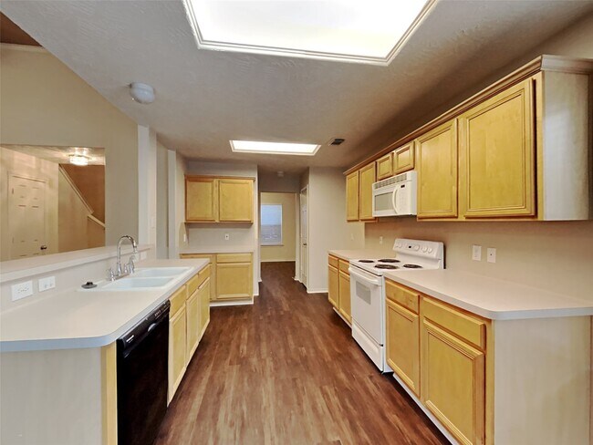 Foto del edificio - 7015 Atasca Creek Dr