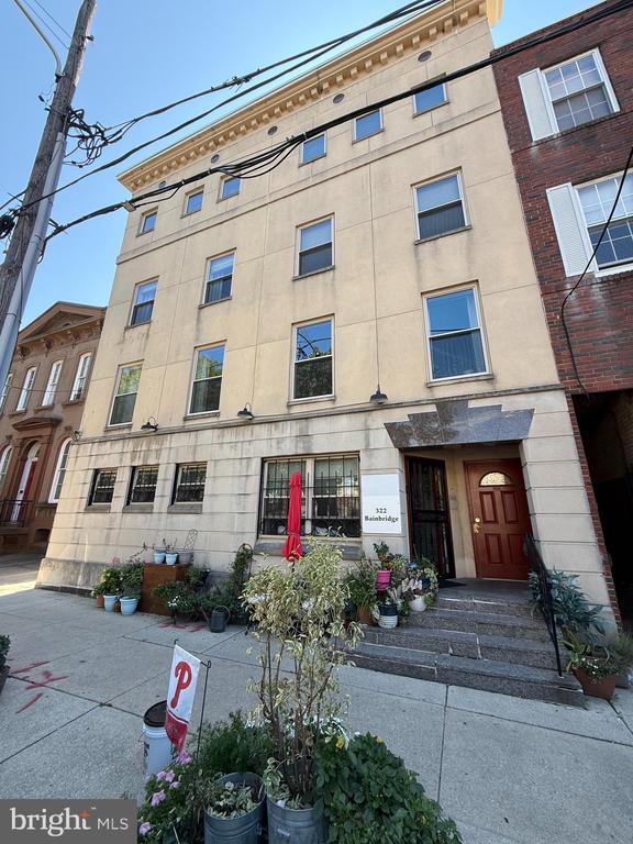 Building Photo - 322-26 Bainbridge St