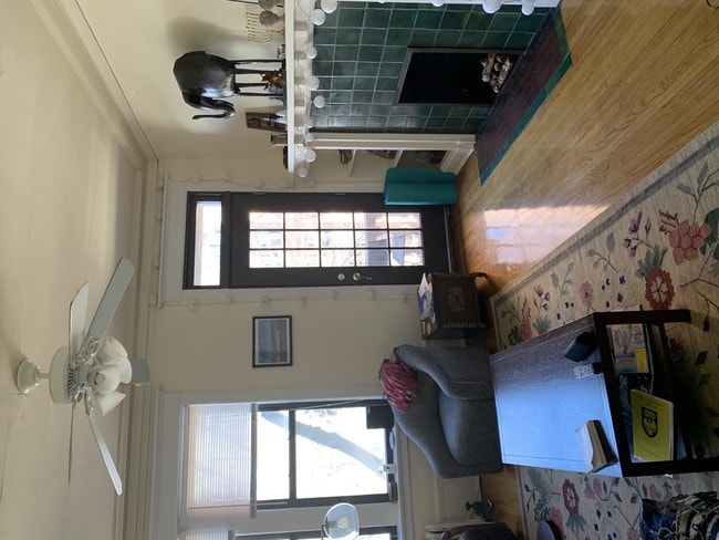 Building Photo - 2 bedroom in Chicago IL 60637