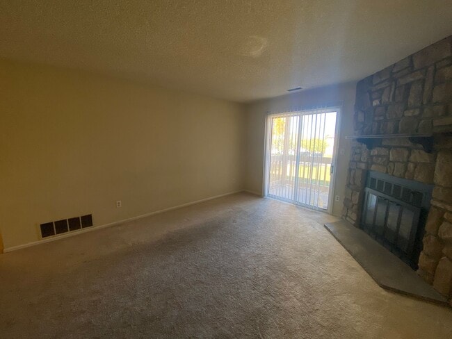 Building Photo - 848 Tenderfoot Hill Rd