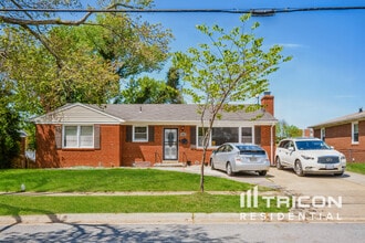 Building Photo - 2000 Gaither St