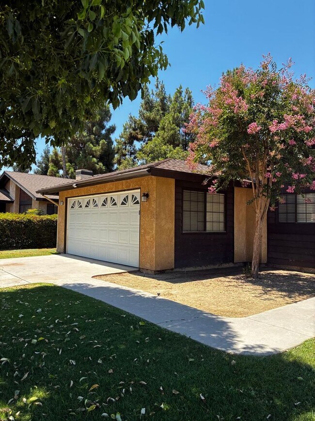 Foto del edificio - Clean & Updated 3-Bedroom Home in Southwest Bakersfield – Available Now!