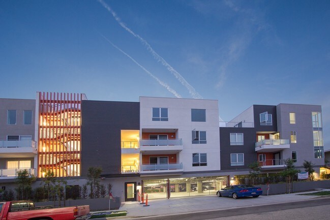 Foto del edificio - 11929 Courtleigh Dr
