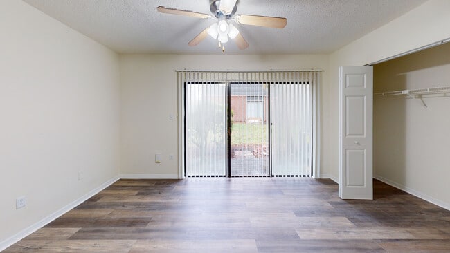 Interior Photo - Cambridge Woods