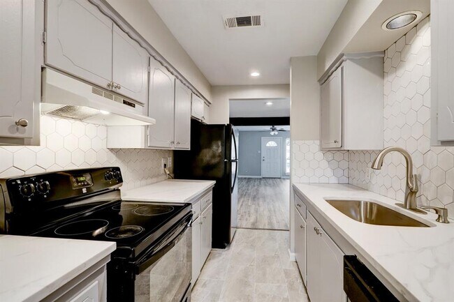 Foto del edificio - 1818 Country Village Blvd