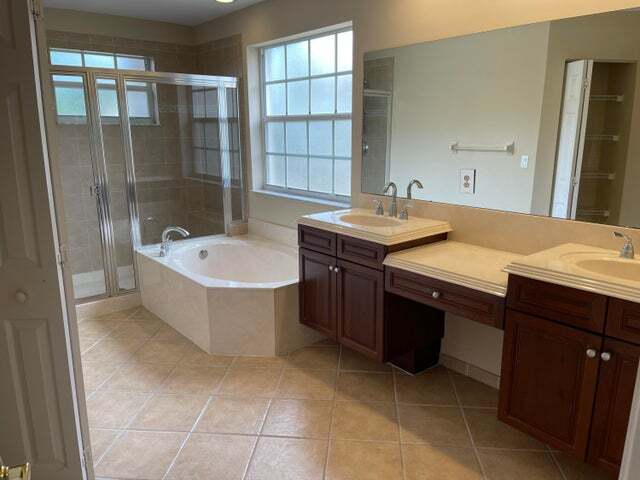 Foto del edificio - 9074 Dupont Pl