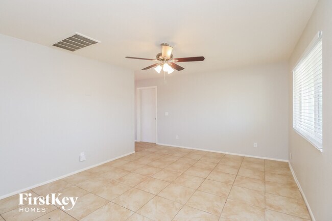 Building Photo - 665 N 94th Pl