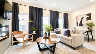 Building Photo - Grand Central Suites