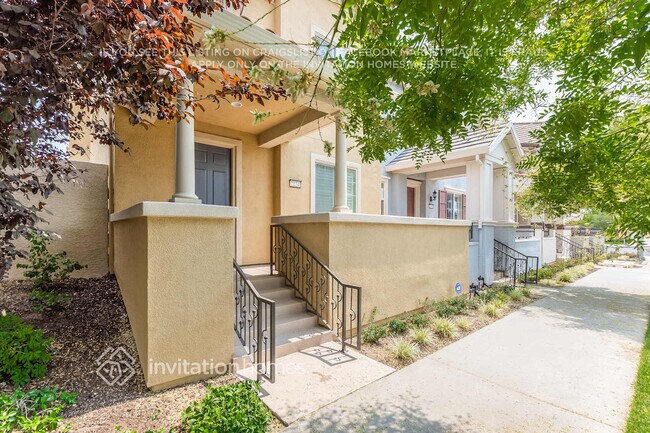 Foto del edificio - 2124 Pleasant Grove Blvd