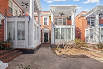 Building Photo - 872 Briarcliff Rd NE