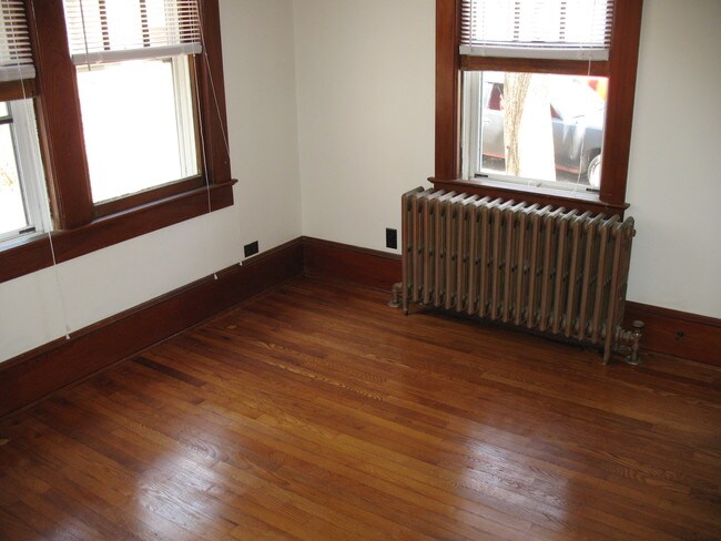 Building Photo - 230 S Hope Chapel Rd