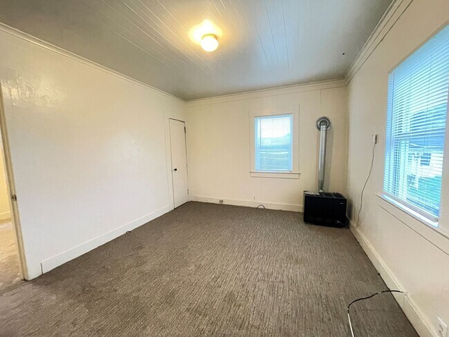 Foto del edificio - Charming 2 Bedroom, 1 Bathroom Home in Rio Dell, CA