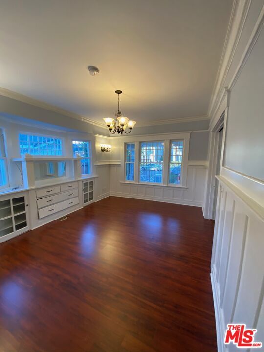Foto del edificio - 1427 W 25th St
