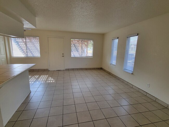 Building Photo - 323 E Purdue Ave