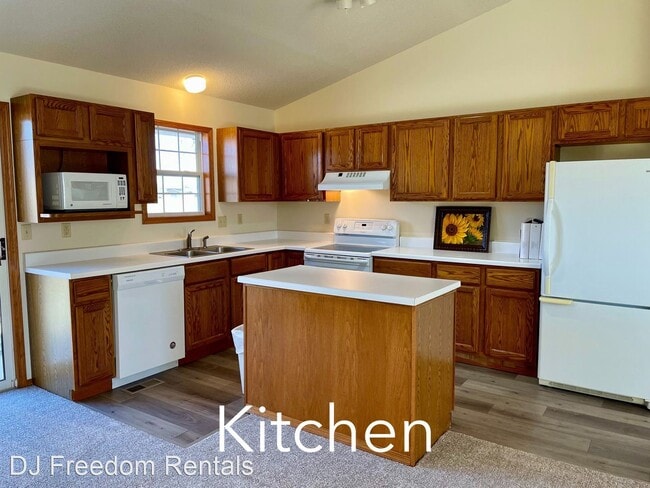 Building Photo - 3 br, 2 bath House - 720 Deerfield Cir