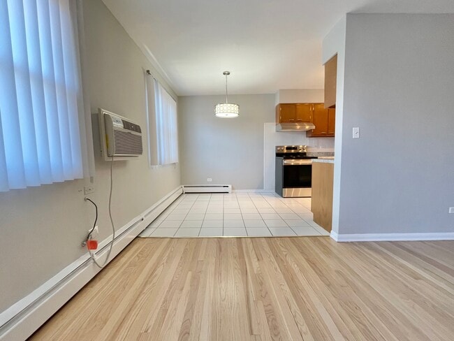 Foto del edificio - 2357 W Jarvis Ave