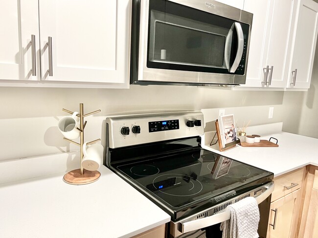 Building Photo - The Reserve on 77