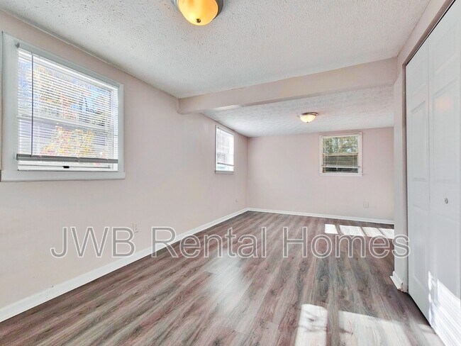 Foto del edificio - 7954 Pipit Ave