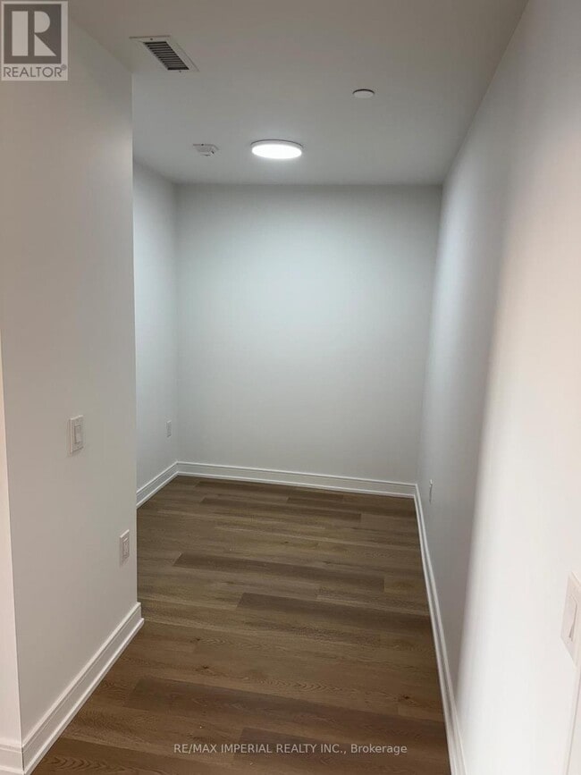 Building Photo - 3009 Novar Rd