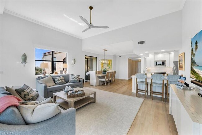 Foto del edificio - 7040 Pelican Bay Blvd