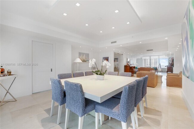 Building Photo - 789 Crandon Blvd