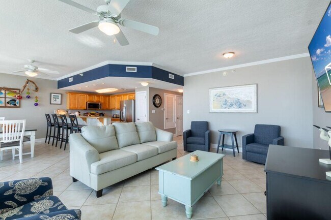 Foto del edificio - 1524 W Beach Blvd