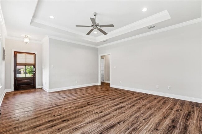 Building Photo - 856 Linlen Ave