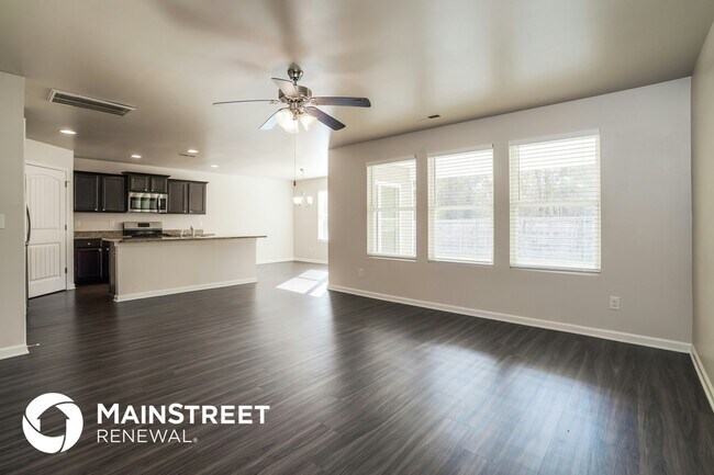 Foto del edificio - 4691 Woodford Cir