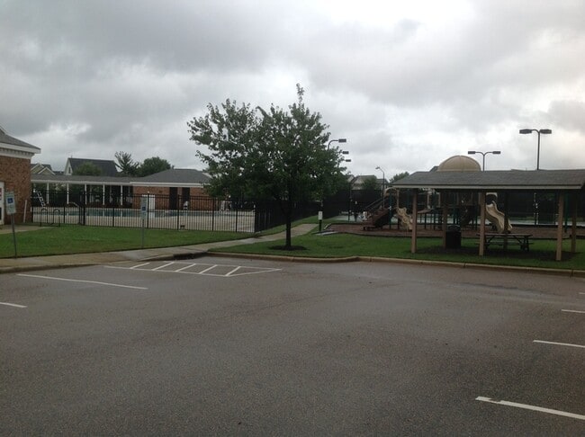 Building Photo - 933 Ileagnes Rd