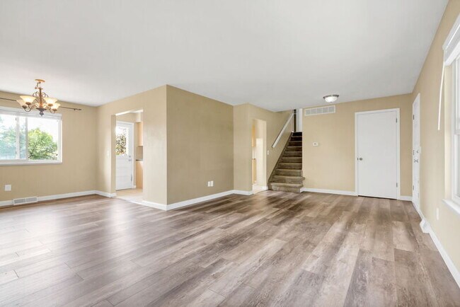 Building Photo - 6128 W 84th Ave