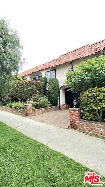 Primary Photo - 11806 Gorham Ave