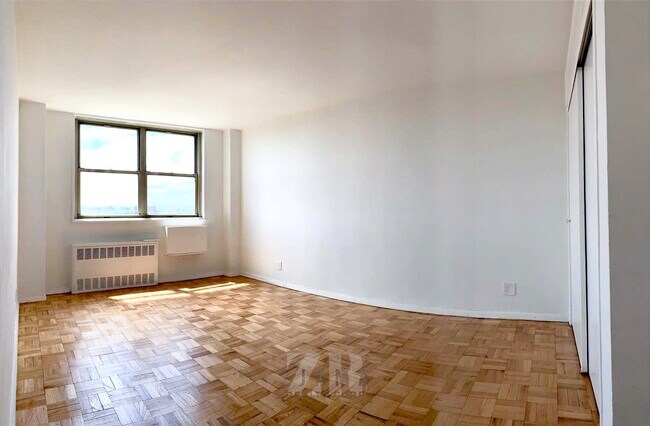 Foto del edificio - 455 Ocean Pkwy