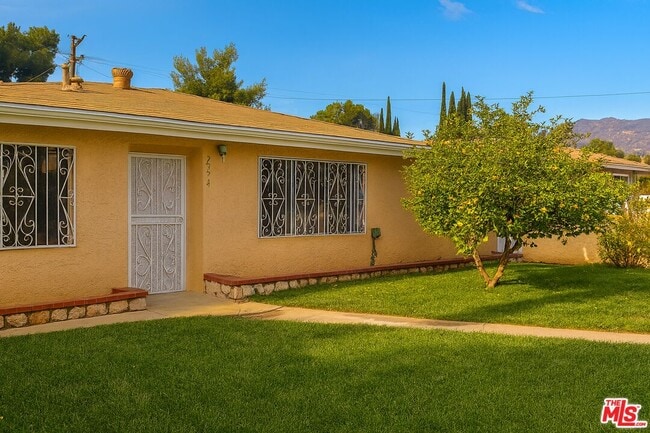 Foto del edificio - 15131 Polk St