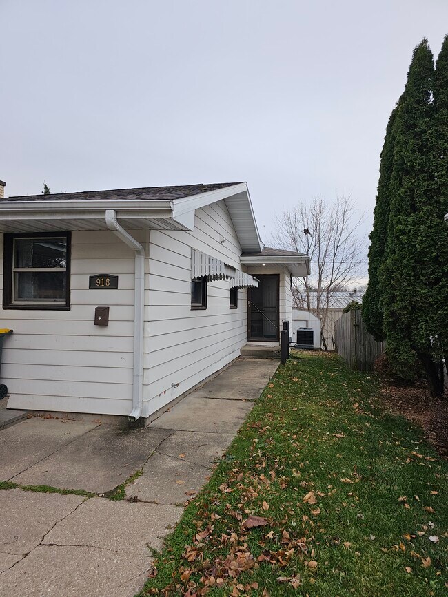 Foto del edificio - 918 12th St