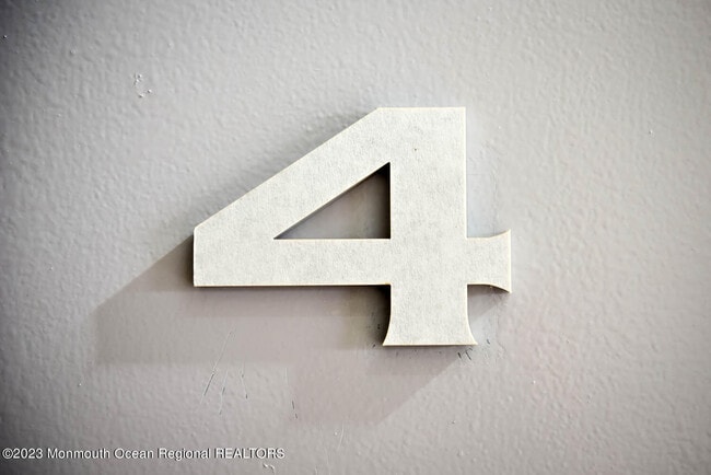 Building Photo - 209 Bond St