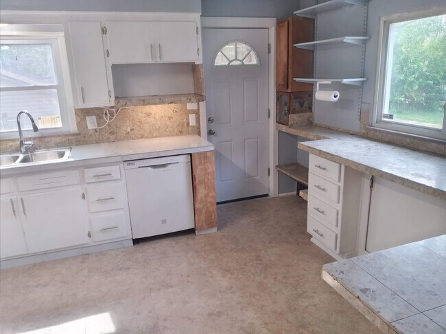 kitchen - 1151 Wilson Ave