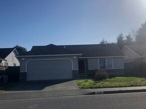Building Photo - 1940 Heartwood Dr