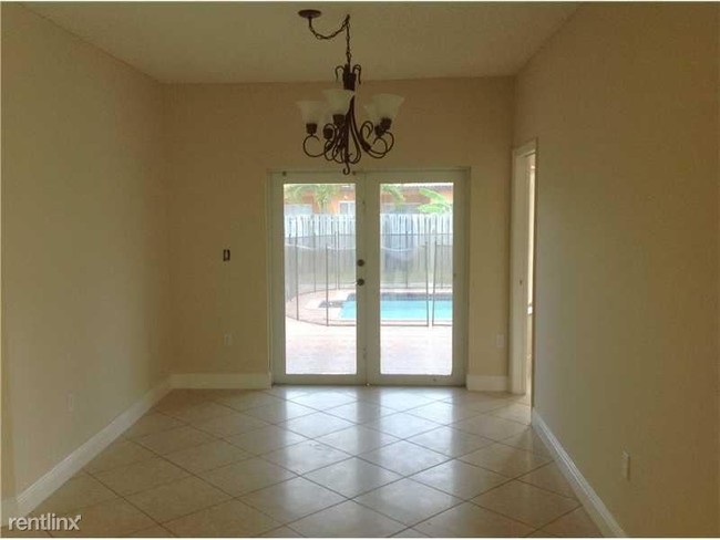 Building Photo - 4 br, 2.5 bath House - 13266 SW 203rd St