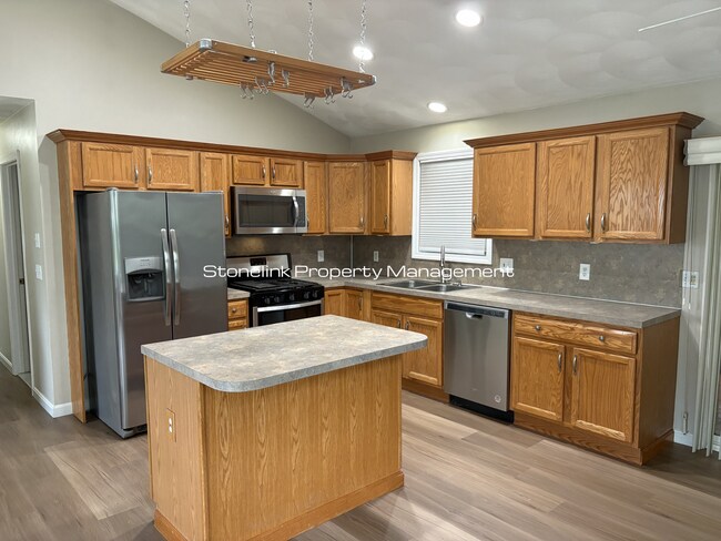 Foto del edificio - Newly Renovated Single Family House For Rent in Providence!