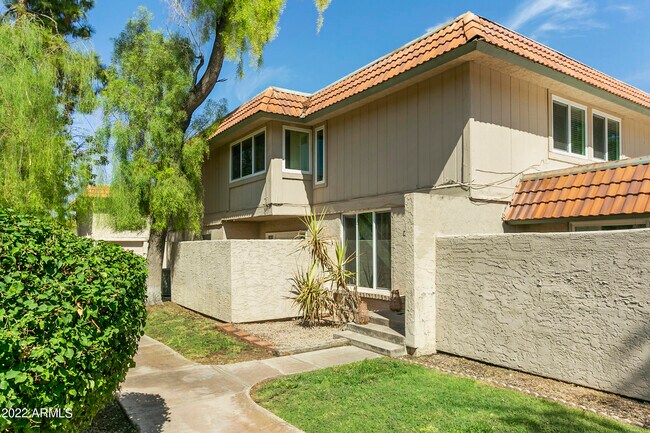 Building Photo - 5631 S Admiralty Ct