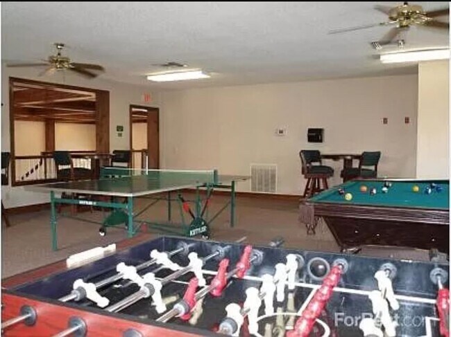Foto del edificio - 801 Brassie Ln