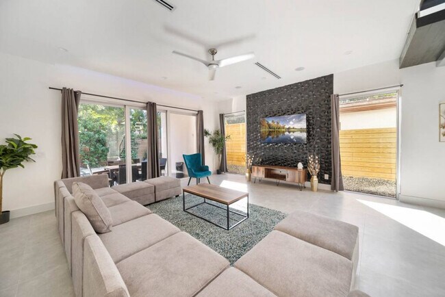 Foto del edificio - 1621 NE 4th Pl