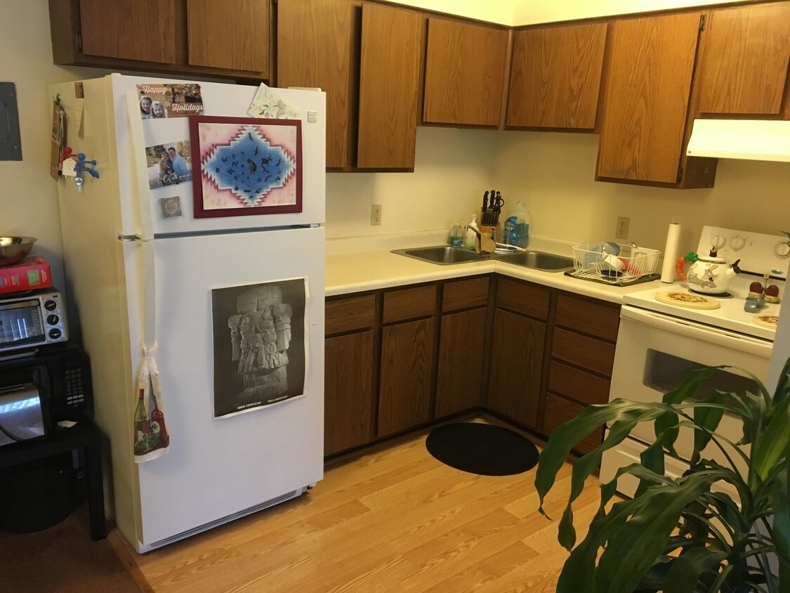 1016 W MacArthur Ave, Eau Claire, WI 54701 1016 W MacArthur Ave Eau