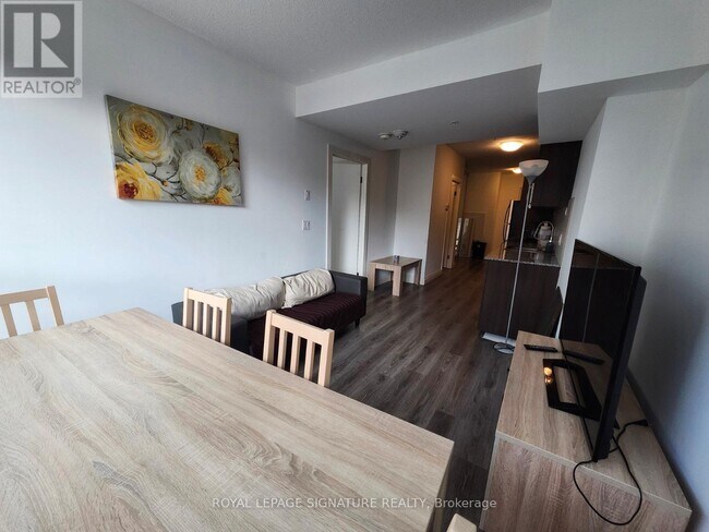 Building Photo - 318 Spruce St