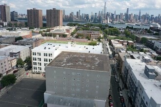 Building Photo - 318 54th St