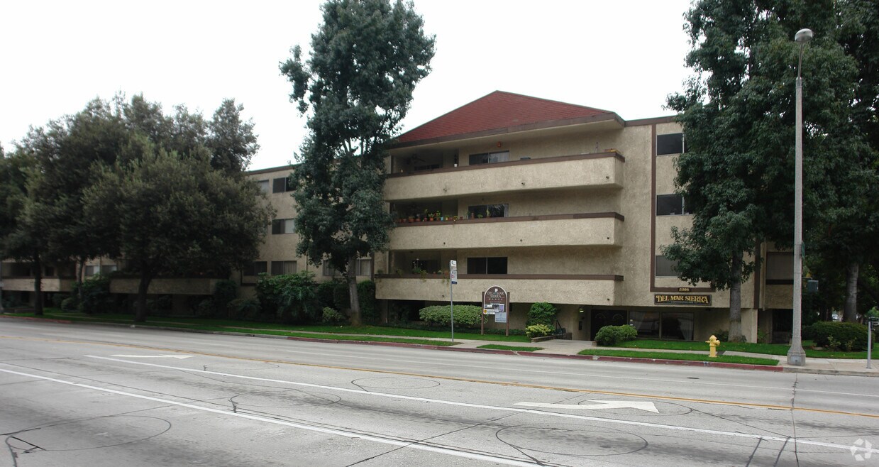 Building Photo - Del Mar Sierra